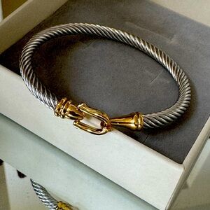 Women’s cable flexing bangle bracelet
